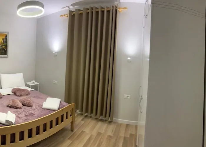 公寓 Skanderbeg Apartament *